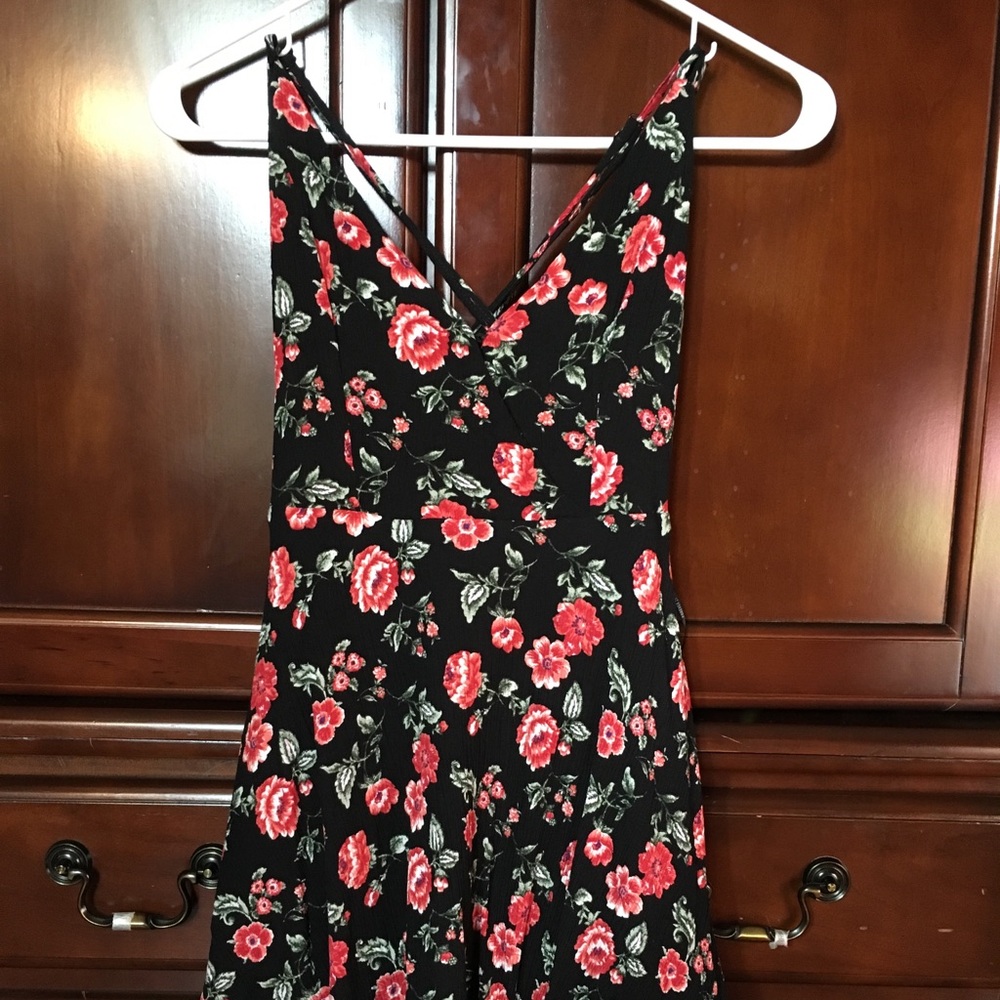 (SALE) Forever 21 Black Floral Dress